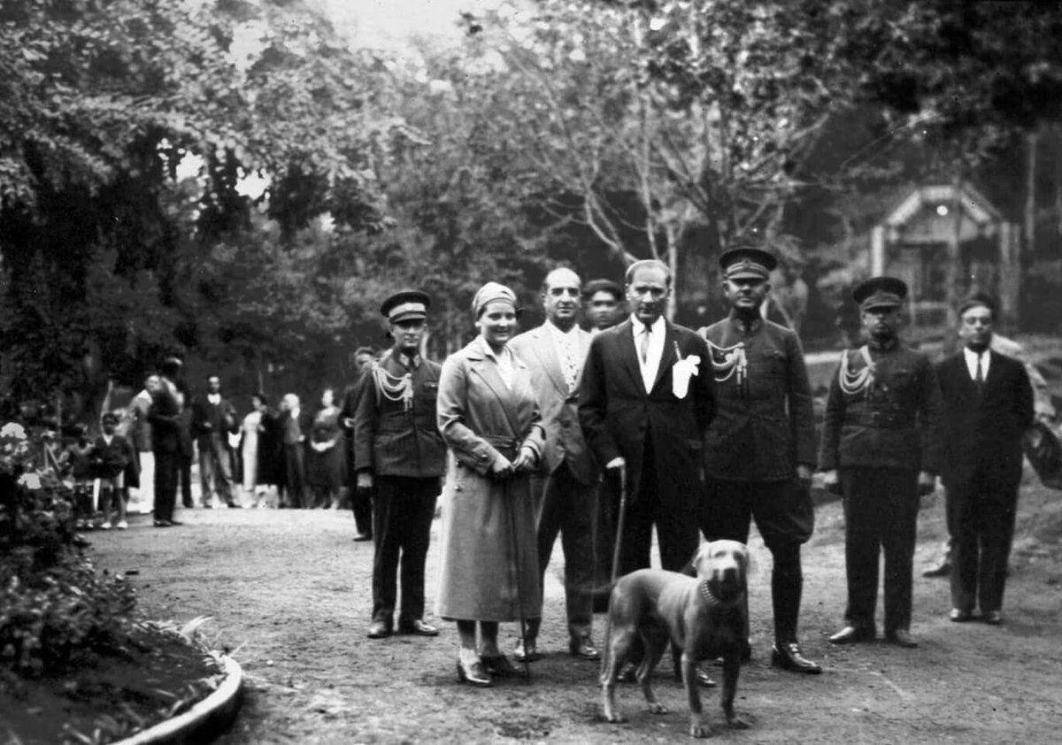 Rüyada Atatürk ve Atatürk’ün Köpeği Fox